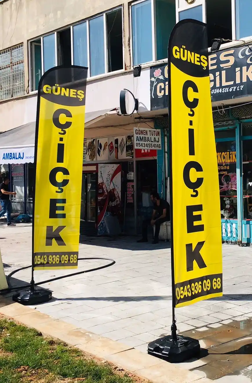 Çiçekçi Yol Bayrağıları