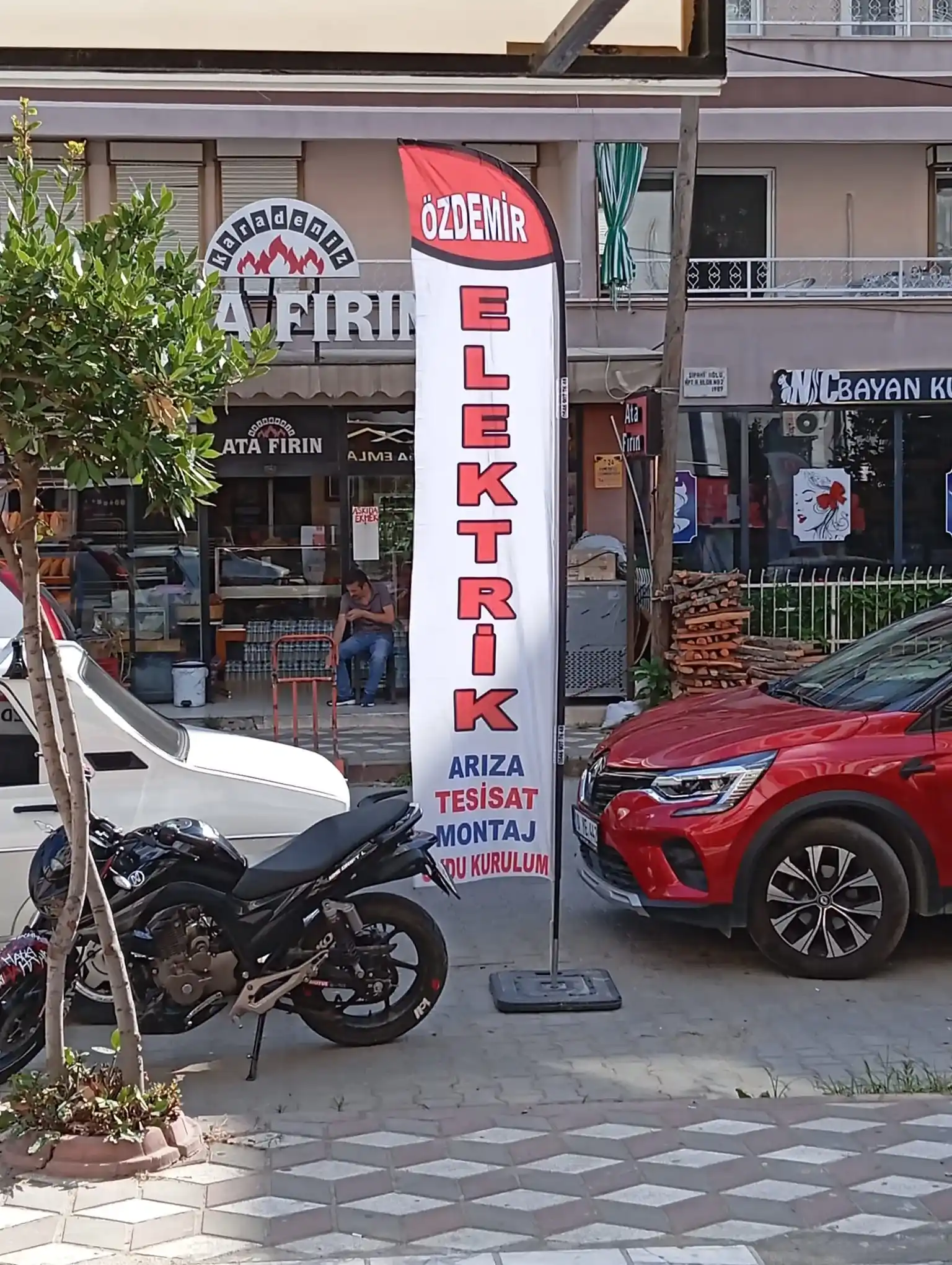 Elektrikçi Yol Bayrağıları