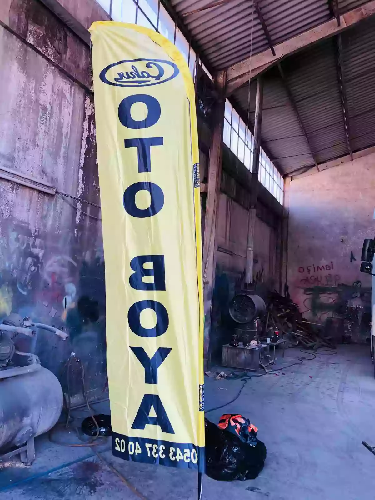 Oto Boyacı Yelken Bayrak Örnekleri